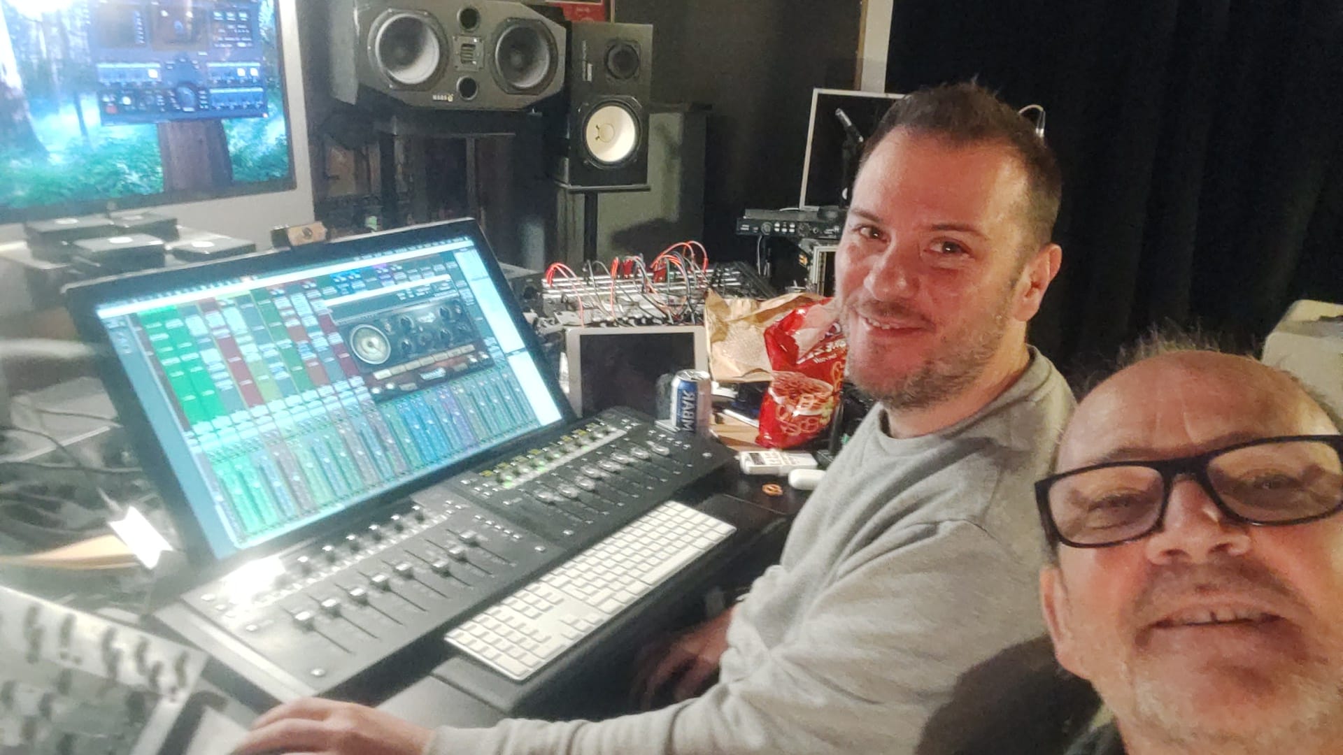 Luces encendidas en Deja que cante